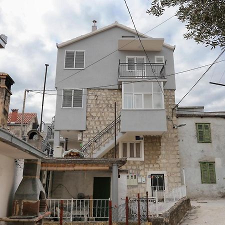 Apartments By The Sea Kastel Kambelovac, Kastela - 8679 Bagian luar foto