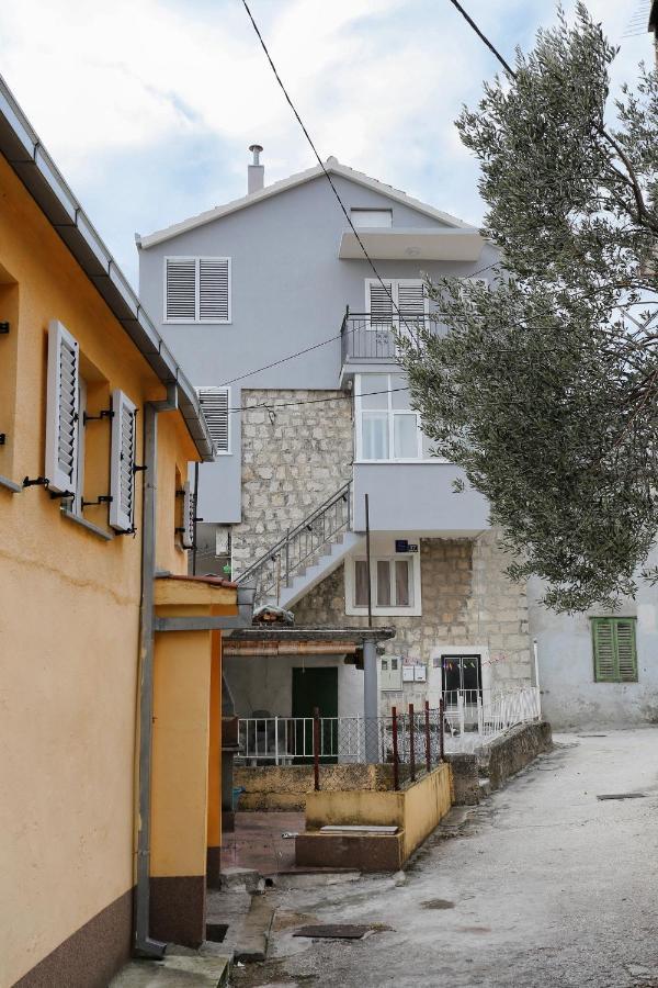 Apartments By The Sea Kastel Kambelovac, Kastela - 8679 Bagian luar foto