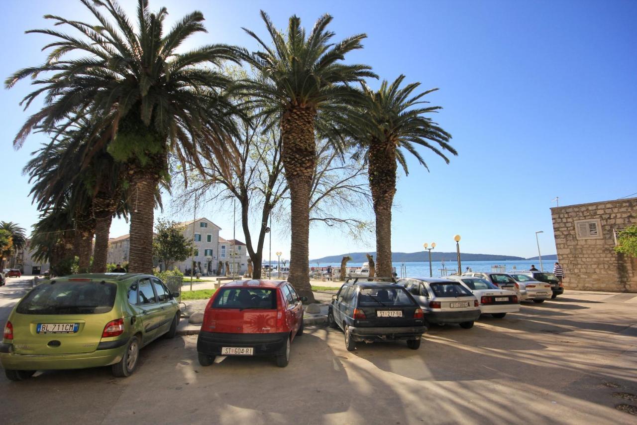 Apartments By The Sea Kastel Kambelovac, Kastela - 8679 Bagian luar foto