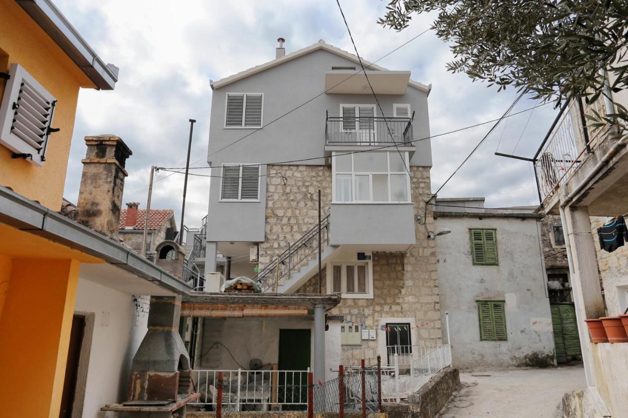 Apartments By The Sea Kastel Kambelovac, Kastela - 8679 Bagian luar foto