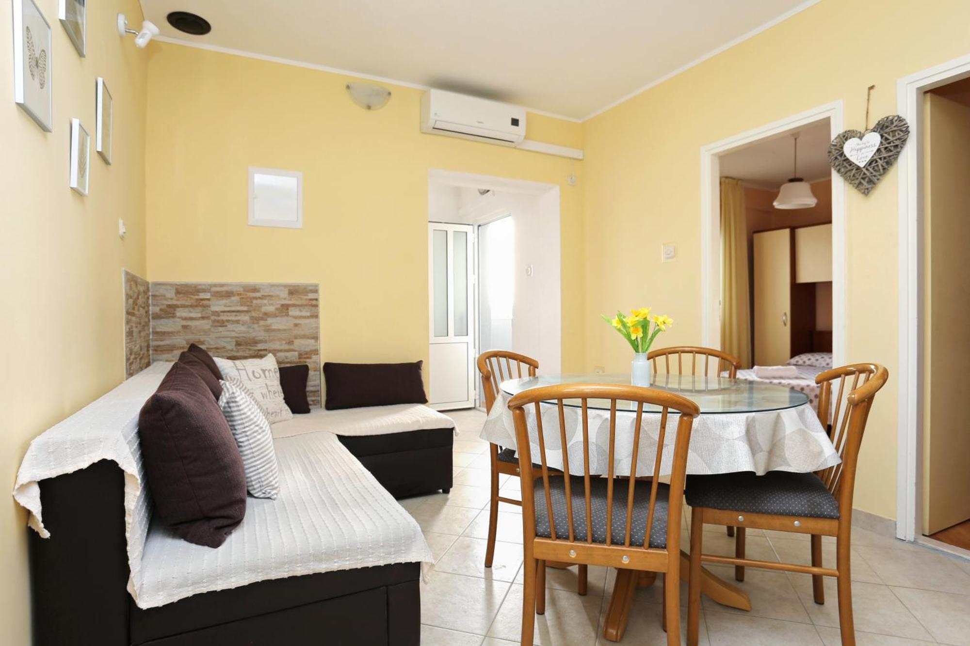 Apartments By The Sea Kastel Kambelovac, Kastela - 8679 Ruang foto