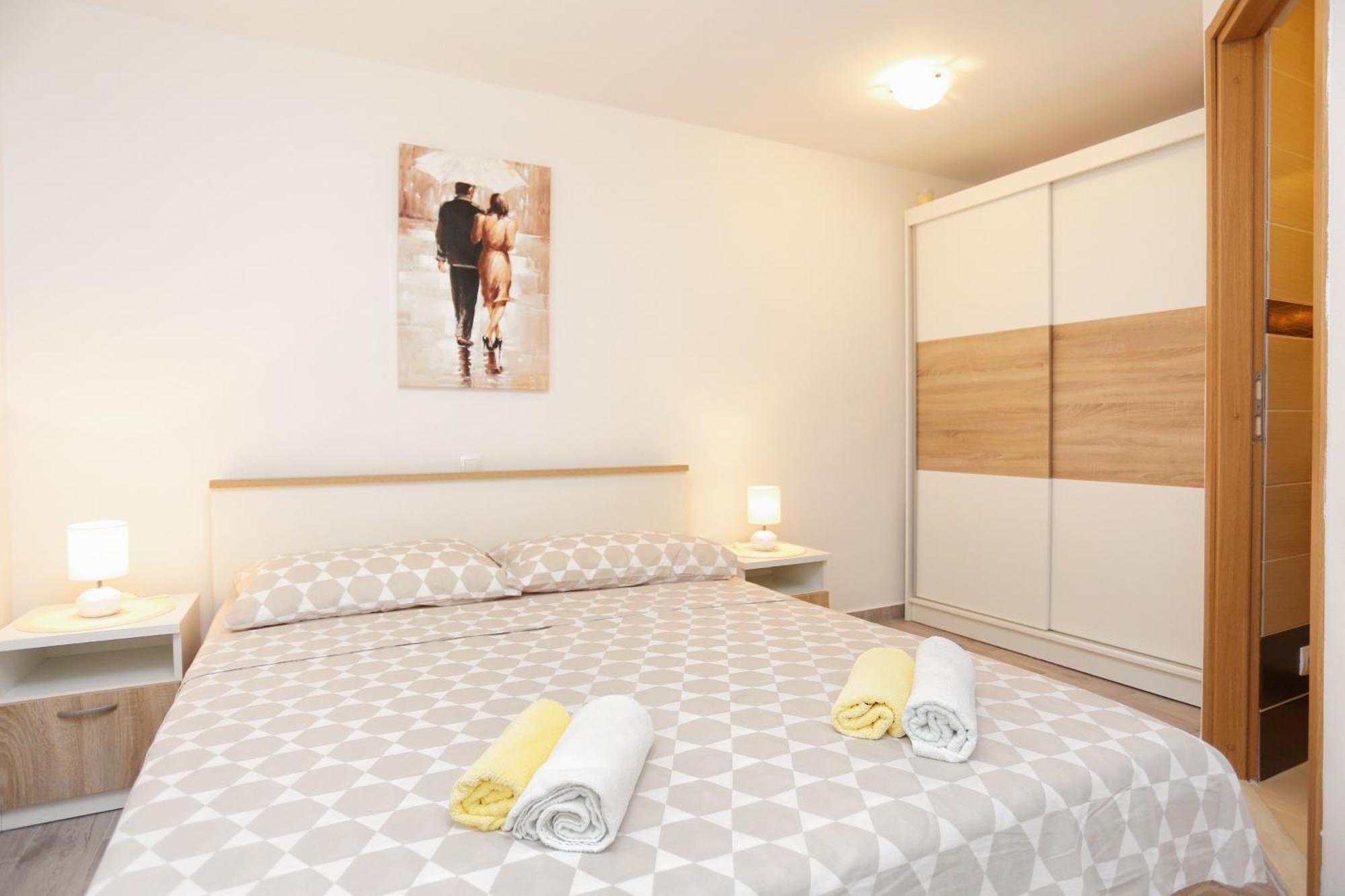 Apartments By The Sea Kastel Kambelovac, Kastela - 8679 Ruang foto